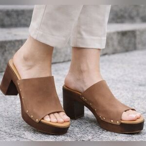 A. Giannetti Italian Leather Platform Mules Tan Block Heel Made in Italy Size 8